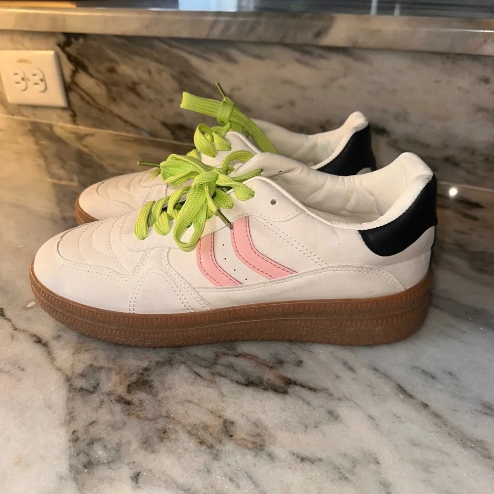 NWOT Nicole Miller Nixie Size 10 Women's Sneakers with Pink and Green Accents